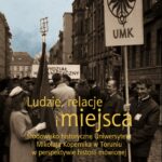 “Ludzie, relacje i miejsca. Środowisko historyczne Uniwersytetu Mikołaja Kopernika w Toruniu w perspektywie historii mówionej”, red. H. Ciechanowski, W. Piasek, A. Strehlke, Wydawnictwo Naukowe UMK, 2026, ss. 160.